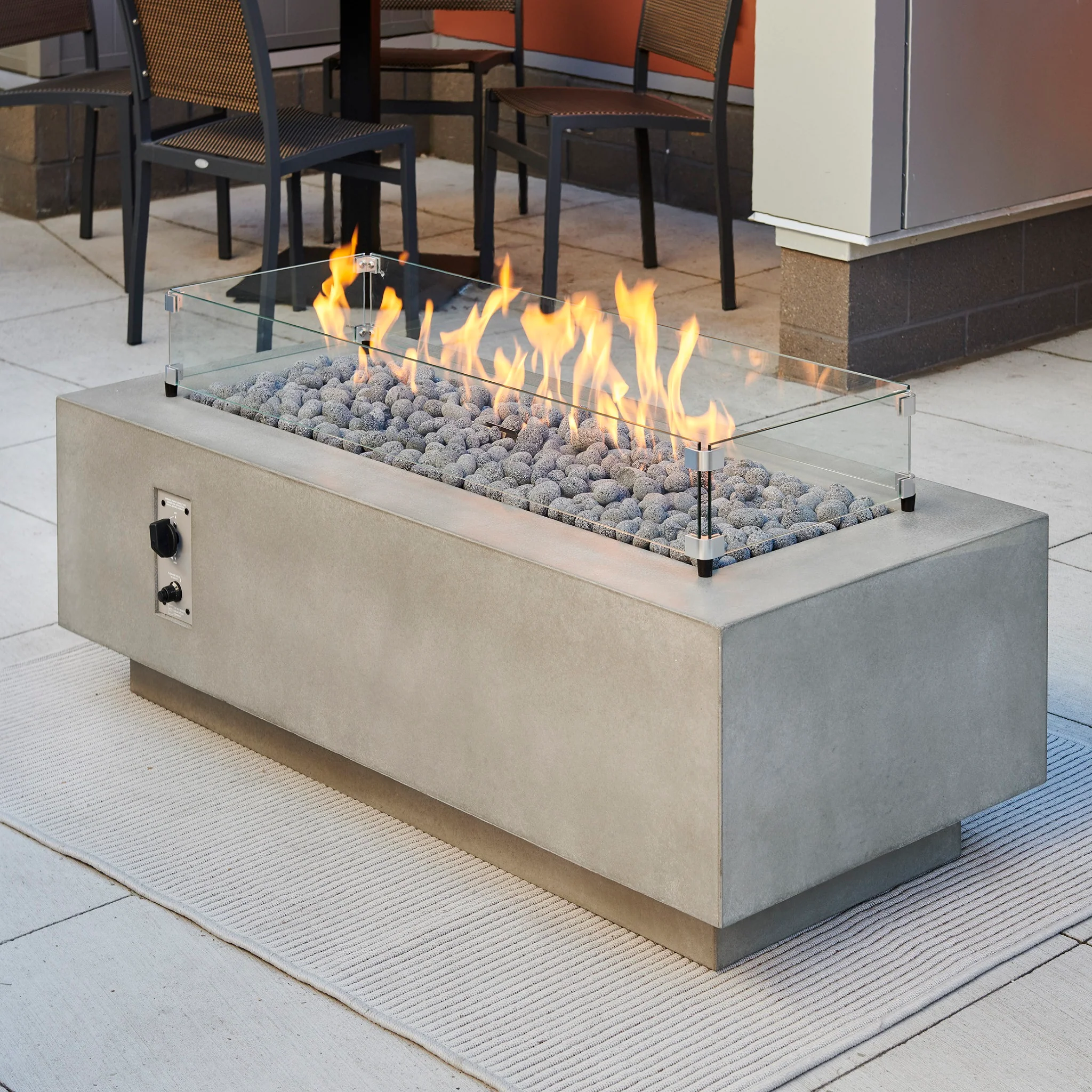 Outdoor GreatRoom Cove Fire Pit Table - Image 3